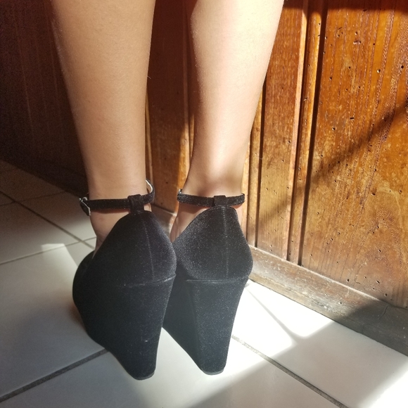 Womens wedges - Picture 2 of 5